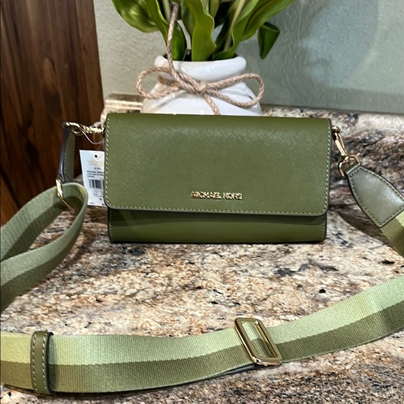 Michael Michael Kors small Jet Set crossbody bag - Picture 1 of 7